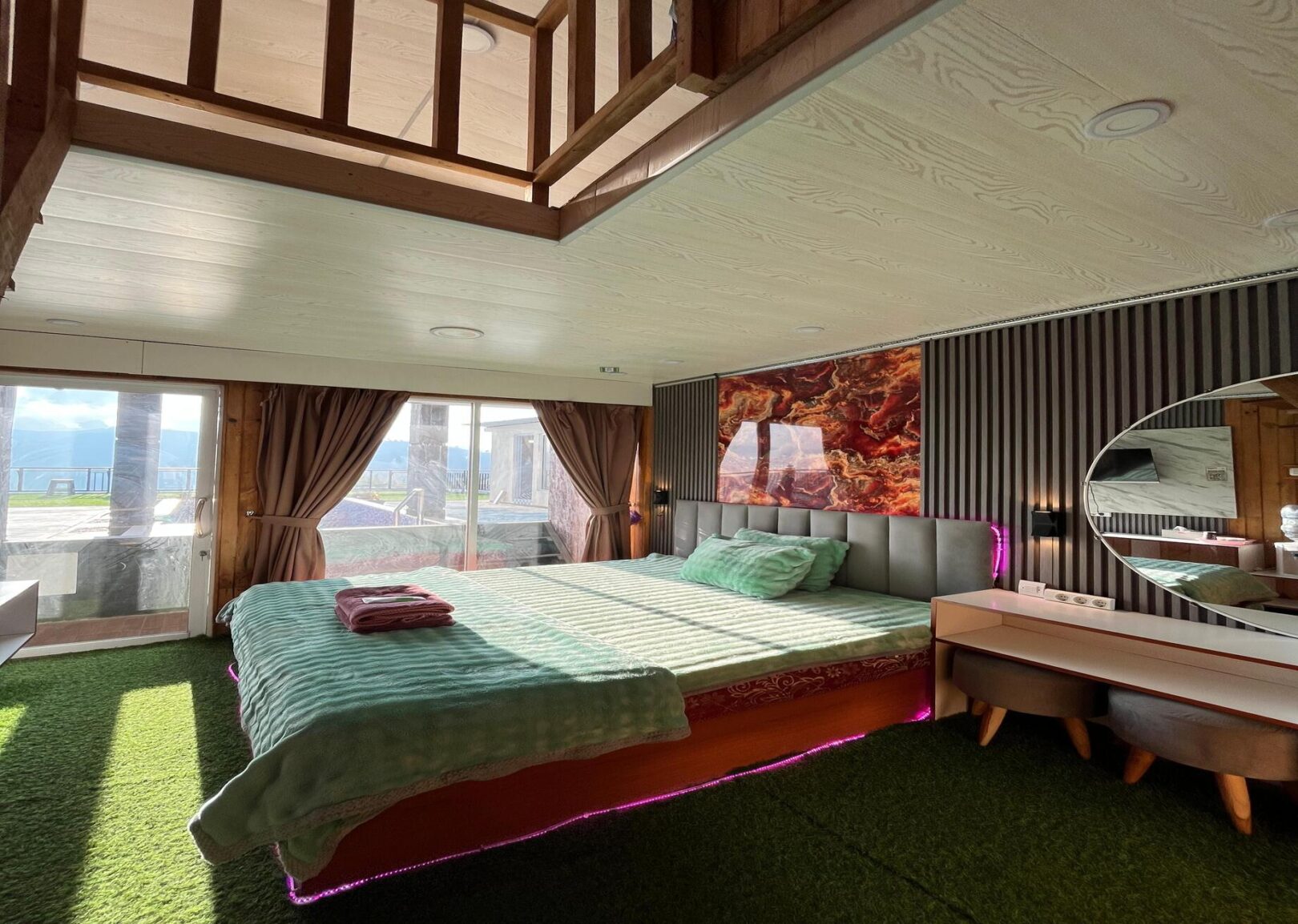 Glamping Golden Hill 2