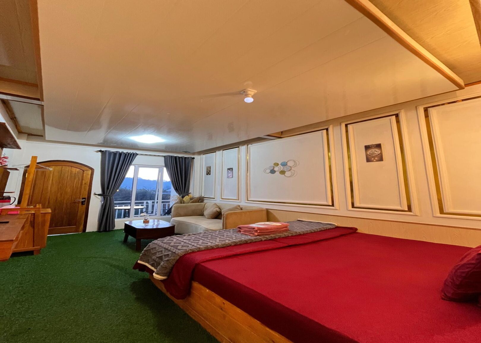 Golden Hill Single 4